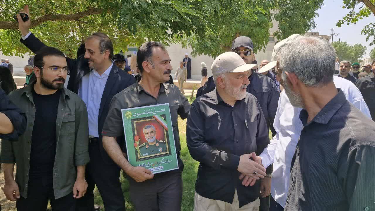 استاندار خوزستان: رژیم صهیونیستی مانند صدام و منافقین محکوم به شکست است /  اتحاد و انسجام ملت رمز پیروزی‌های گذشته و ضامن موفقیت‌های آینده خواهد شد