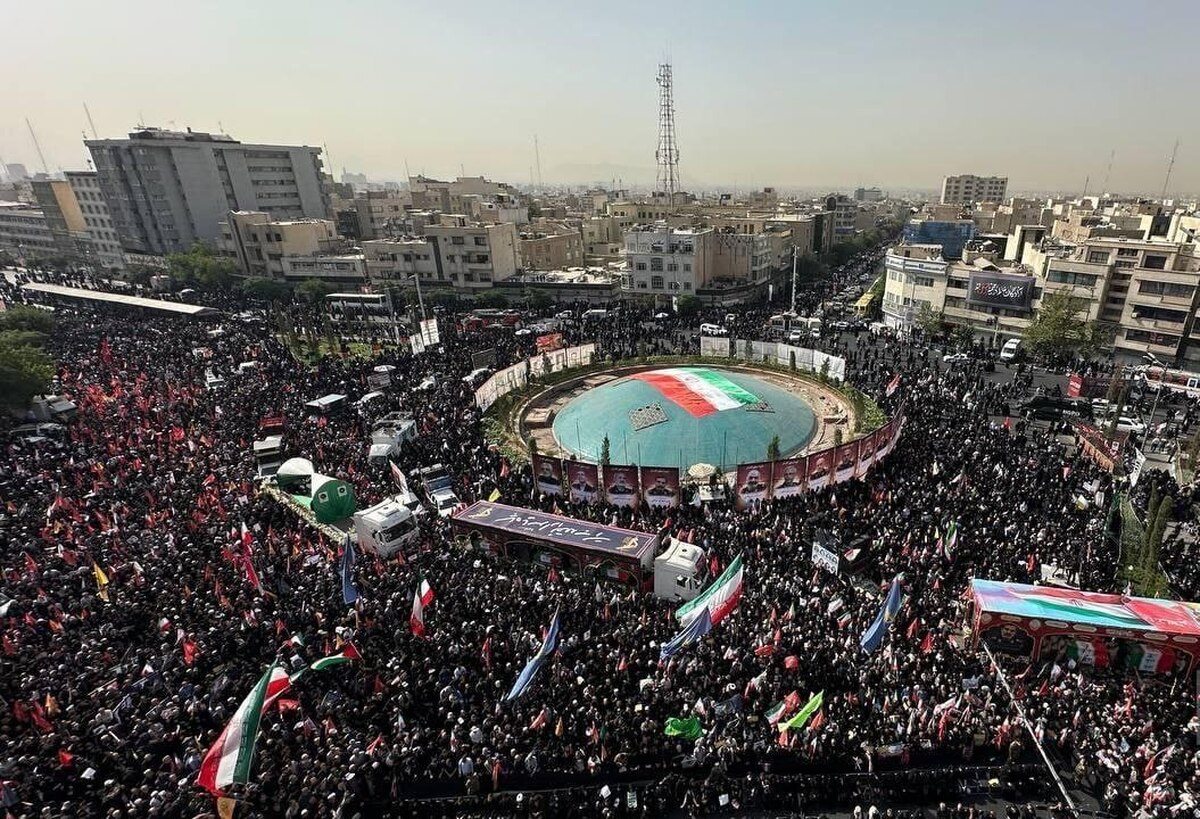 وداع ملت با قهرمانان وطن/همه آمدند