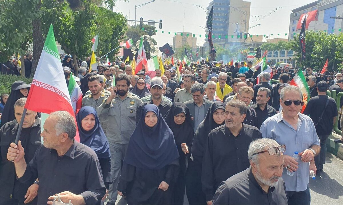 وداع ملت با قهرمانان وطن/همه آمدند وداع ملت با قهرمانان وطن/همه آمدند