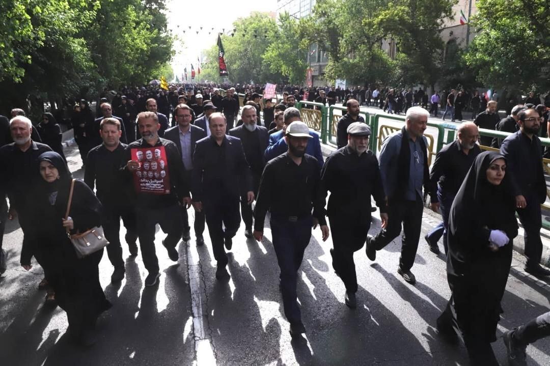 وداع ملت با قهرمانان وطن/همه آمدند وداع ملت با قهرمانان وطن/همه آمدند