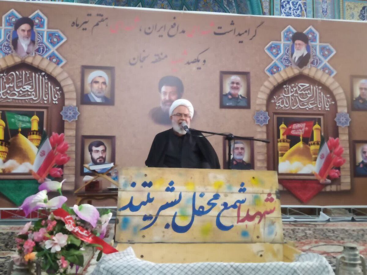 درخت تنومند انقلاب با خون شهدای جنایات رژیم صهیونسیتی آبیاری شد