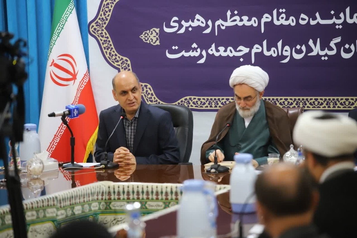 مردم در خط مقدم دفاع از ارزش‌ها ایستاده‌اند