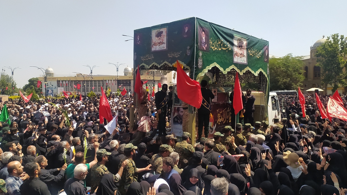 خروش امت در وداع با فرمانده