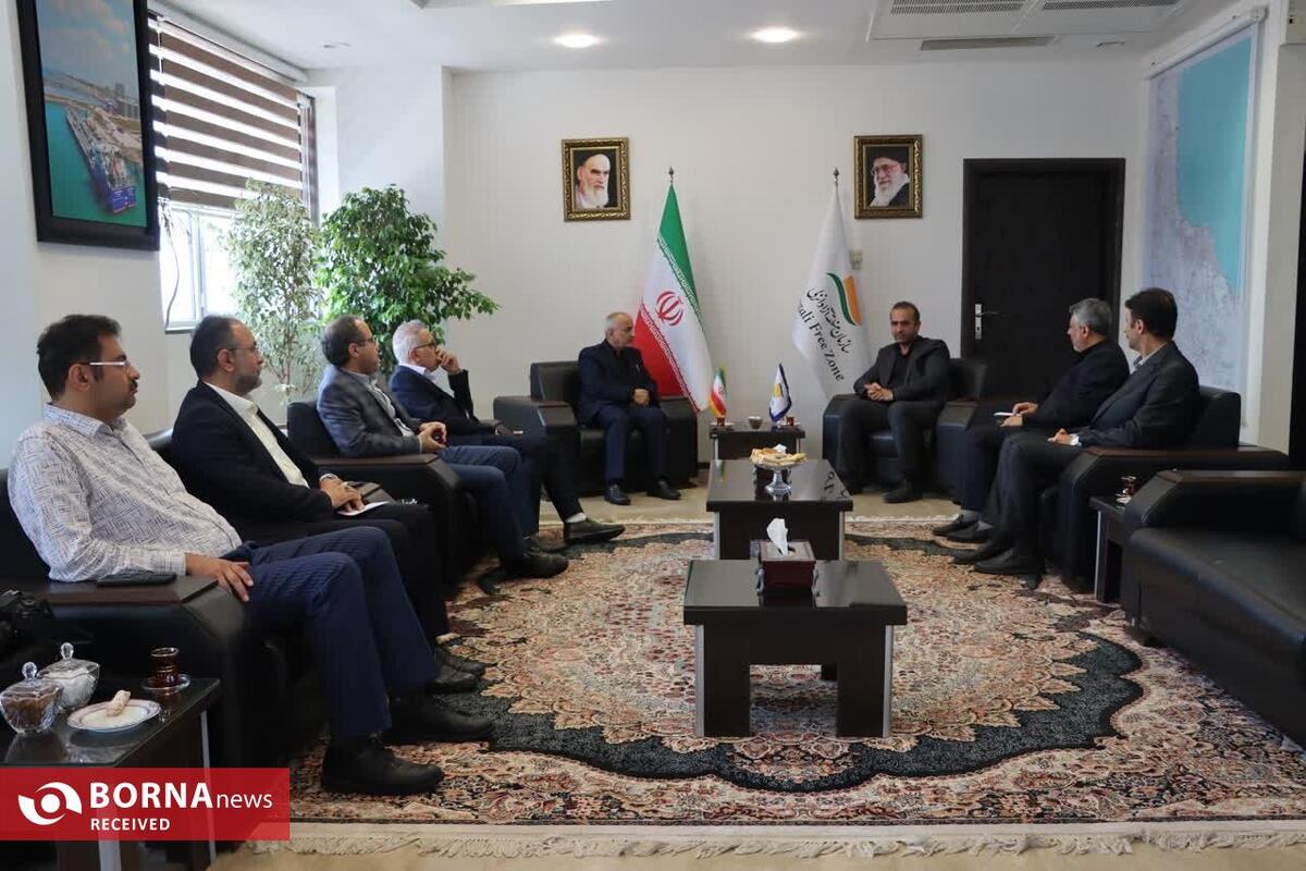 توسعه همكاری‌های اقتصادی و صنعتی منطقه آزاد انزلی و صمت در دستور كار قرار گرفت