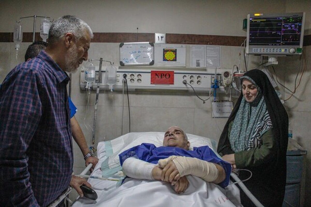 امیر دریادار سیاری از جانبازان تحت درمان ارتش عیادت کرد