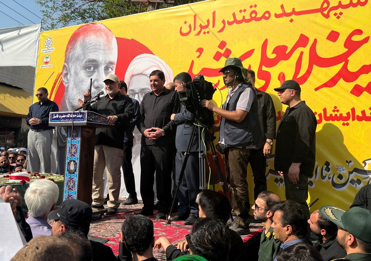 حضور مخبر در مراسم تشییع و وداع با سپهبد شهید غلامعلی رشید