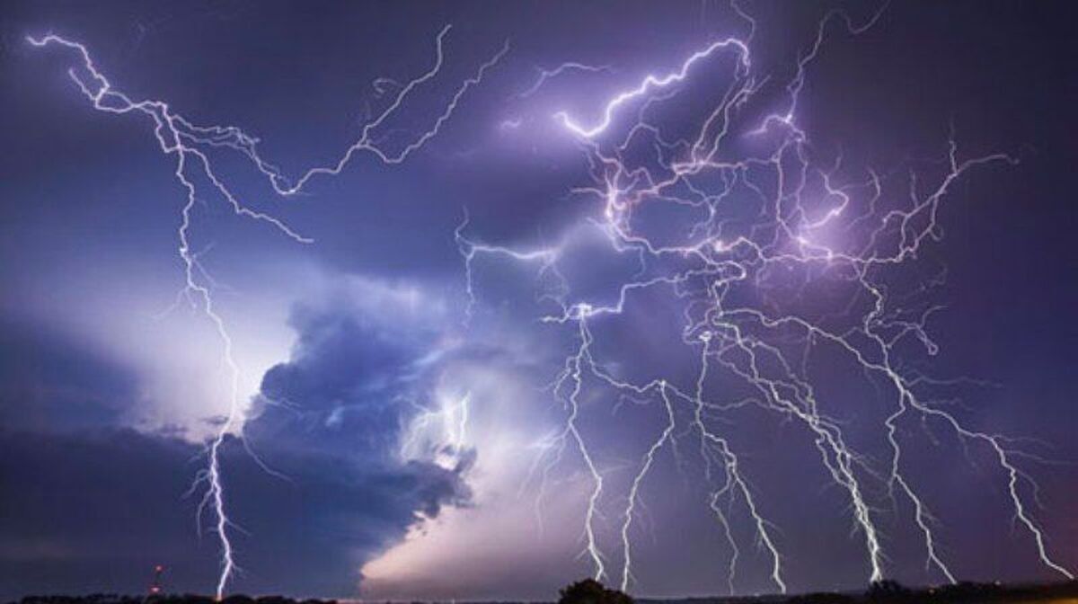 رگبار و رعد و برق در جنوب شرق کشور