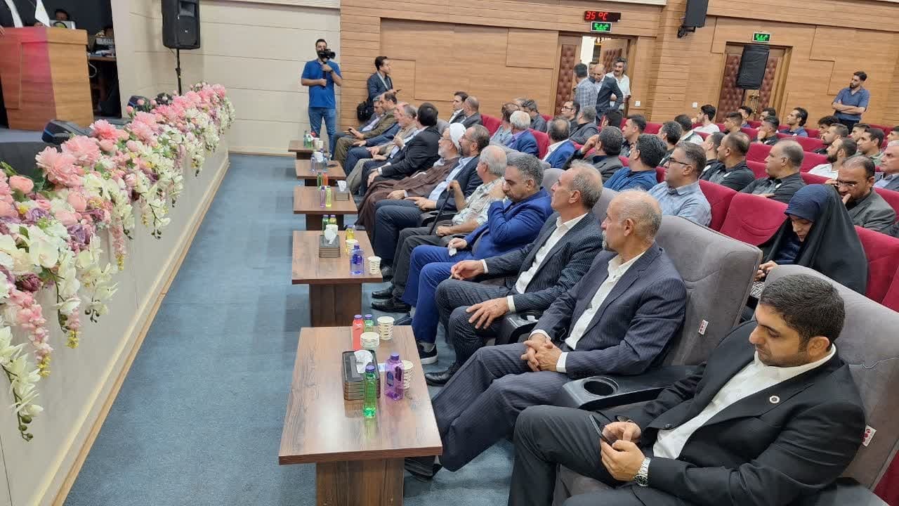 رونمایی از لباس ورزشی تیم فوتسال پردیس قزوین رونمایی از لباس ورزشی تیم فوتسال پردیس قزوین