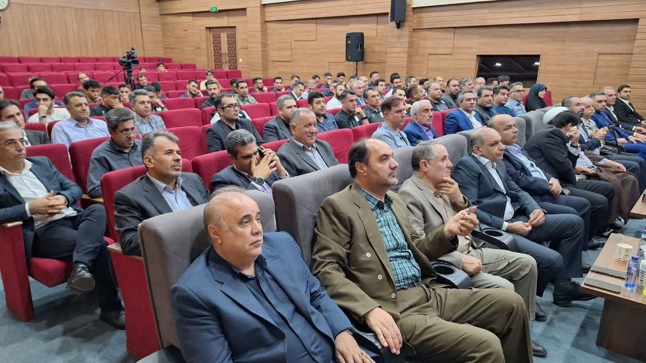 رونمایی از لباس ورزشی تیم فوتسال پردیس قزوین رونمایی از لباس ورزشی تیم فوتسال پردیس قزوین