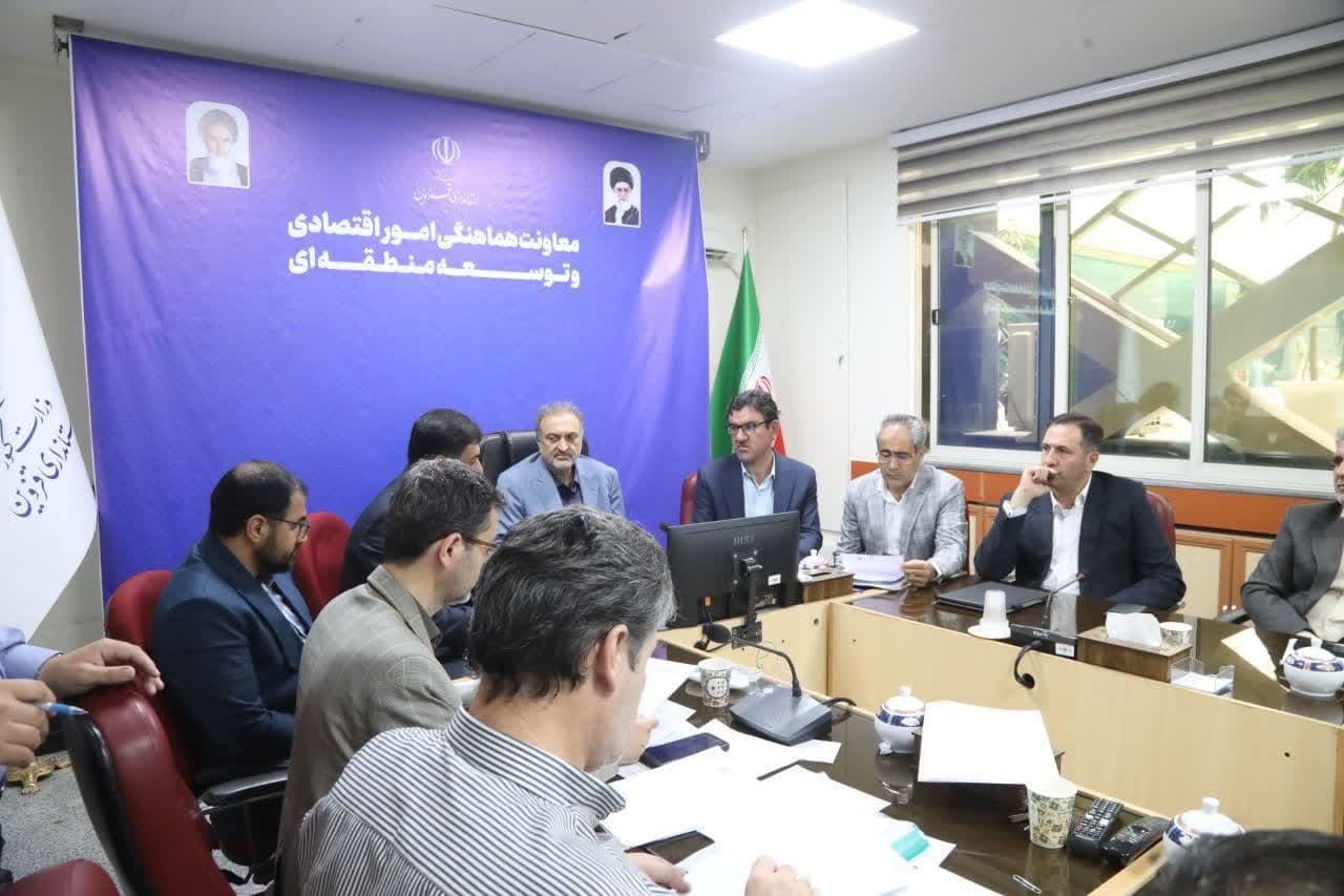 بررسی مشکلات ۶ واحد تولیدی در جلسه فرعی ستاد تسهیل قزوین بررسی مشکلات ۶ واحد تولیدی در جلسه فرعی ستاد تسهیل قزوین