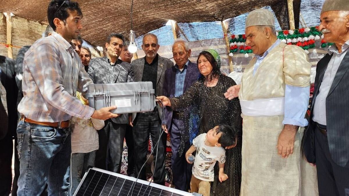 توزیع ۴۰۰ پنل خورشیدی در مناطق عشایری کهگیلویه و بویراحمد