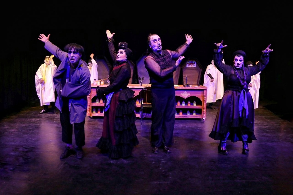 نمایش «مغازه خودکشی» دو اجرایی شد