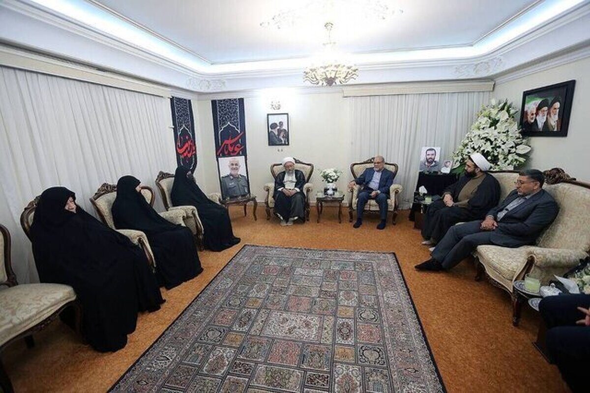 دیدار آملی لاریجانی با خانواده شهیدان سپهبد سلامی و رشید