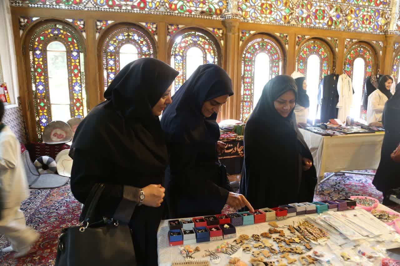 بازدید معاون اداره کل فرهنگ و ارشاد اسلامی قزوین از رویداد «زنان روایتگران عاشورا» 