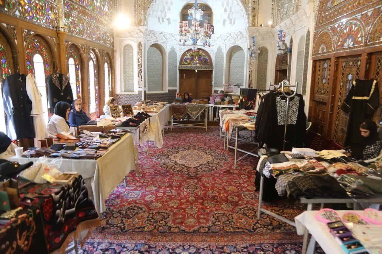 بازدید معاون اداره کل فرهنگ و ارشاد اسلامی قزوین از رویداد «زنان روایتگران عاشورا» 