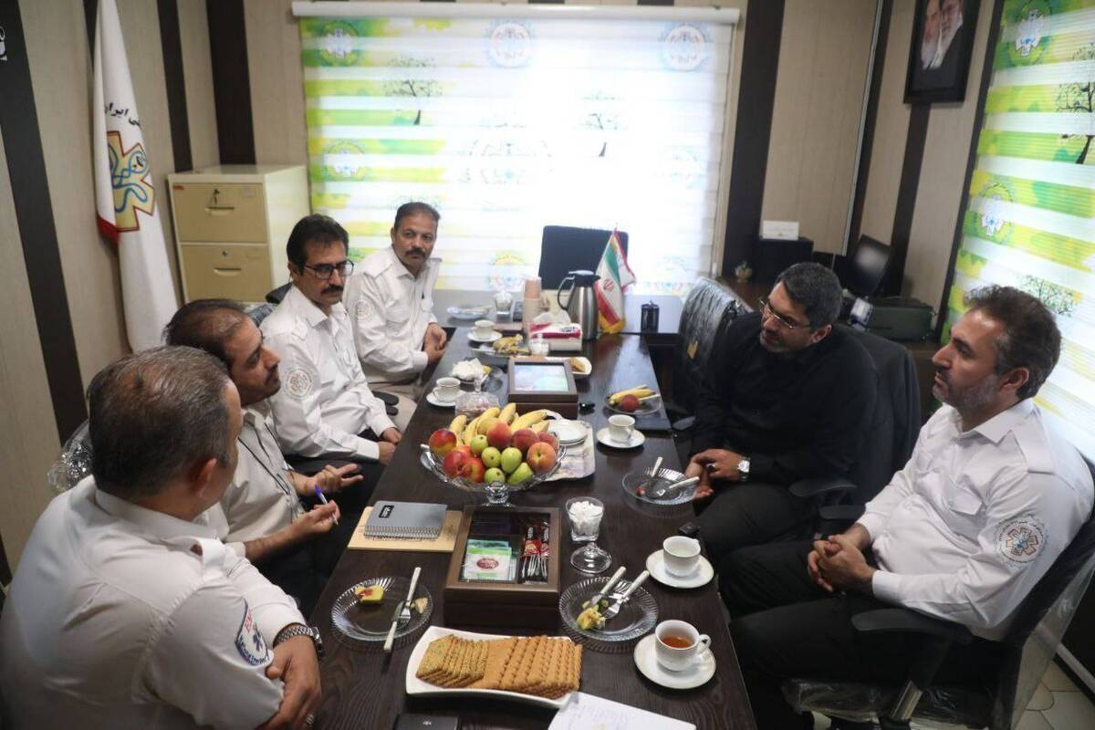 تبریک رئیس سازمان اورژانس استان تهران به رئیس جدید انجمن فوریت‌های پزشکی ایران