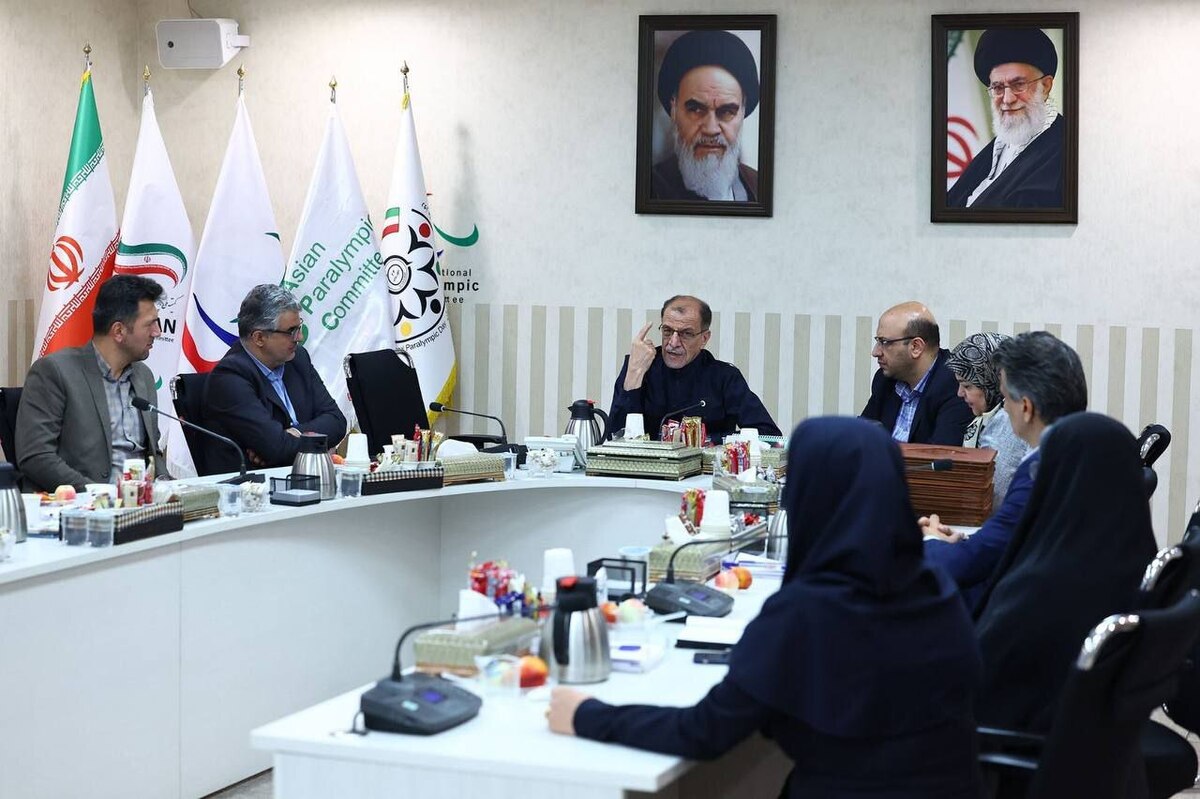 برگزاری نشست و اهدای احکام اعضای کمیسیون ورزش و محیط زیست