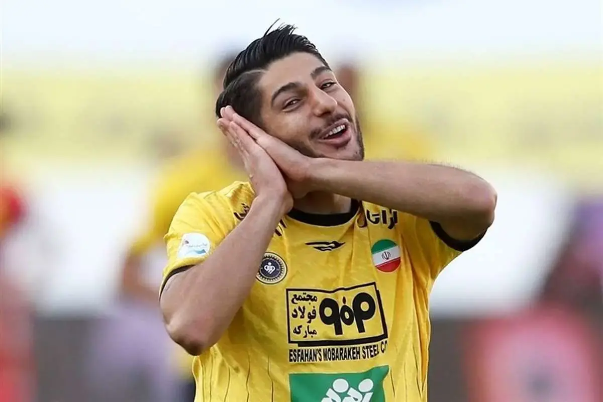 درخواست مالی سنگین محبی از سپاهان/ بازی با ارقام یا چانه‌زنی برای لژیونر شدن؟