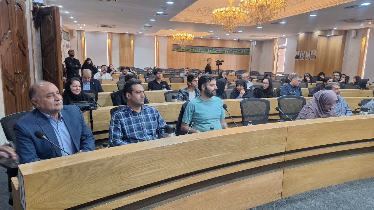 رسانه‌ها چشم نظام و زبان مردم هستند