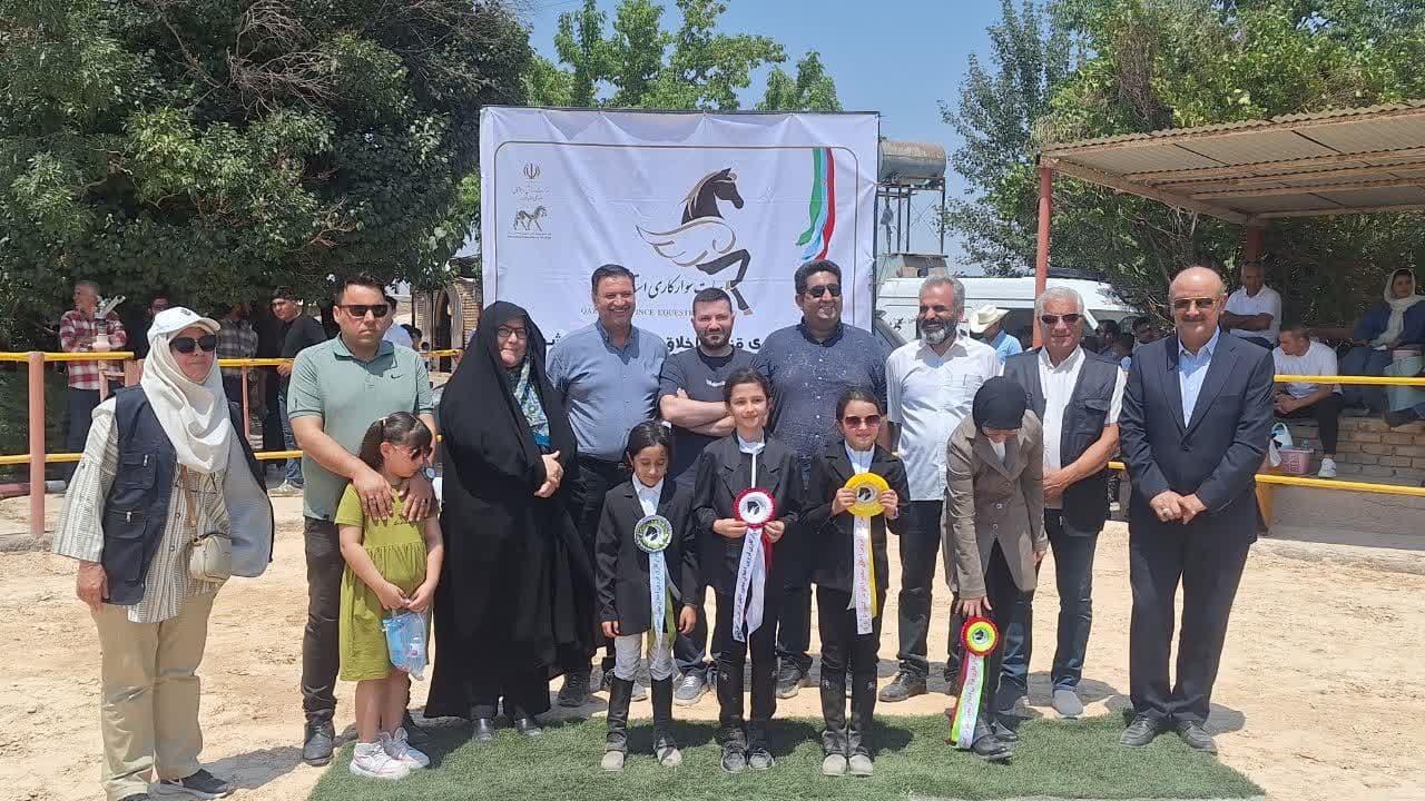 مسابقات سوارکاری پرش با اسب در قزوین آغاز شد