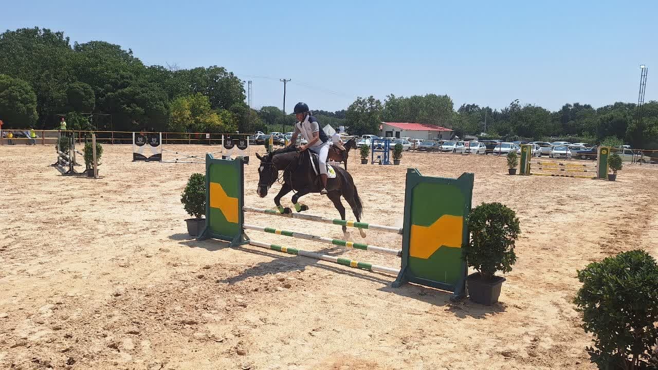 مسابقات سوارکاری پرش با اسب در قزوین آغاز شد