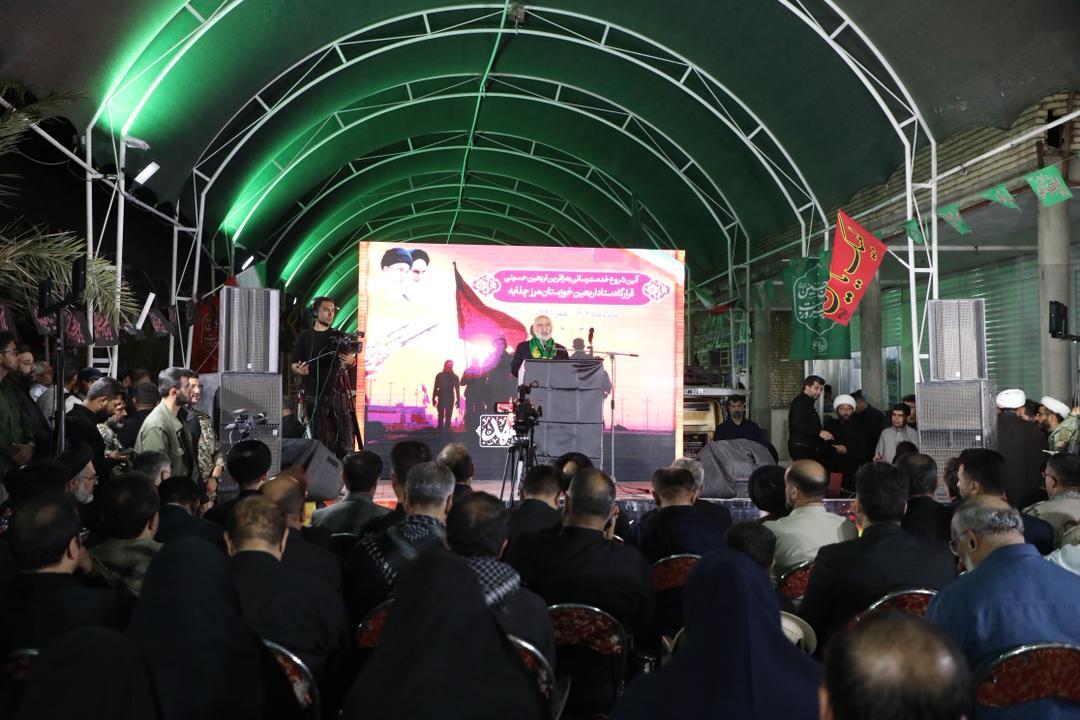 مراسم اهتزاز پرچم امام حسین(ع) و آغاز رسمی خدمت‌رسانی به زایران اربعین مرز چذابه برگزار شد