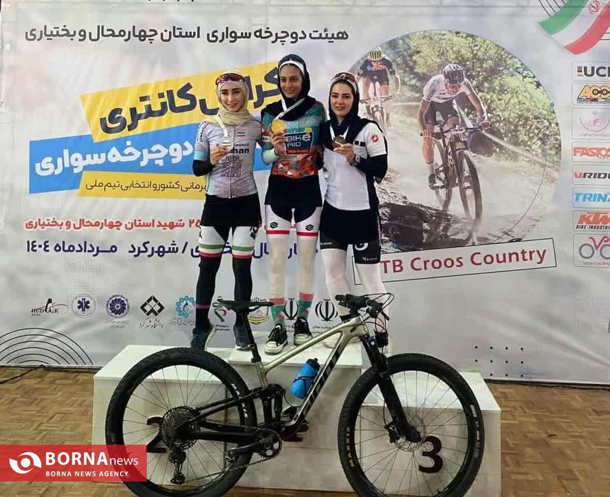 دو نقره و برنز و یک کاپ سومی حاصل رکابزرنی دختران کراس کانتری اصفهان در مسابقات کشور