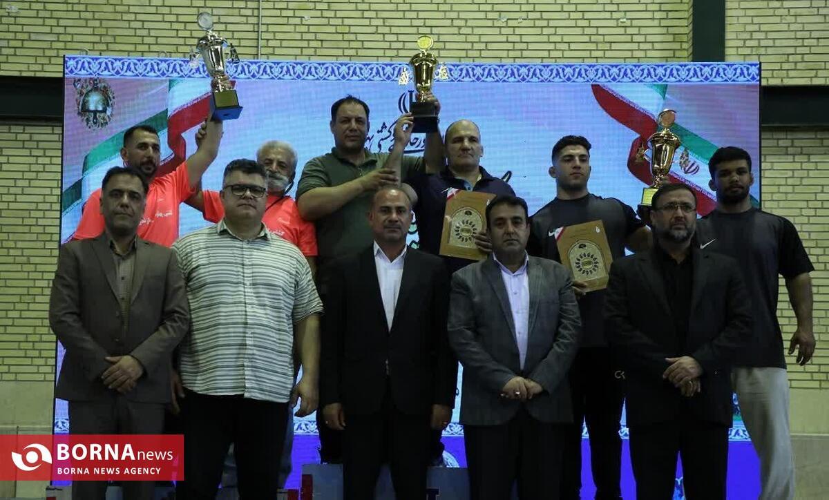 قهرمانی تیم خراسان رضوی در رقابت‌های کشتی پهلوانی نوجوانان کشور