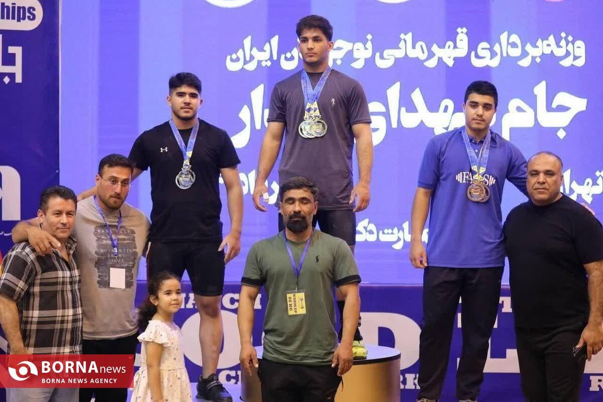 محمدسالار موسی وند با دو نقره، نایب قهرمان وزنه برداری نوجوانان کشور شد.