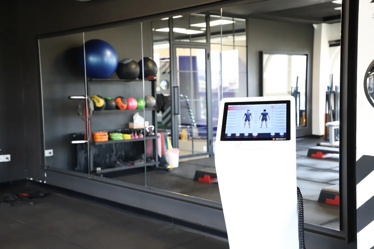 مزایا و معایب ایکس بادی چیست؟ ورزش با دستگاه ایکس بادی مفید است؟ مزایا و معایب ایکس بادی چیست؟ ورزش با دستگاه ایکس بادی مفید است؟