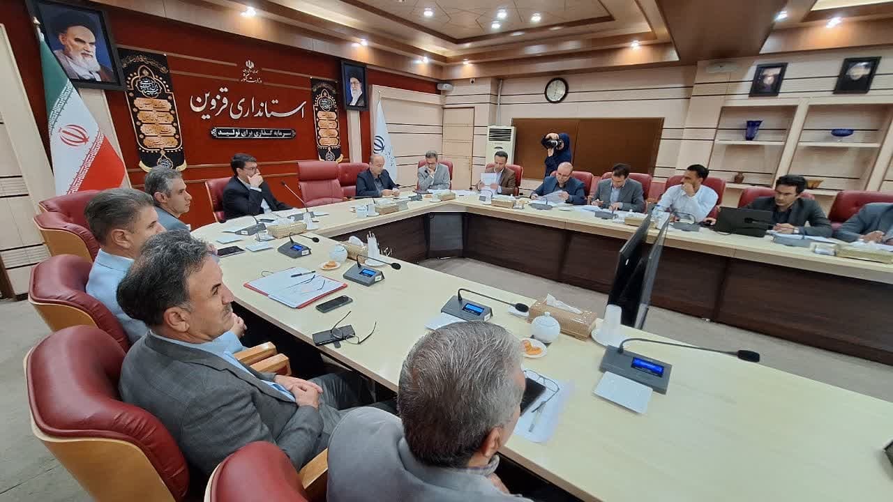 نوذری: طرح های گلخانه ای قزوین به کشاورزان سرمایه گذار دارای اهلیت واگذار شود نوذری: طرح های گلخانه ای قزوین به کشاورزان سرمایه گذار دارای اهلیت واگذار شود