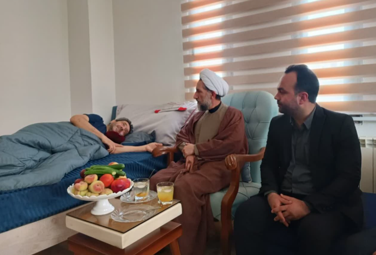 نماینده ولی‌فقیه وامام جمعه قزوین از رئیس خبرگزاری ایرنا در استان عیادت کرد