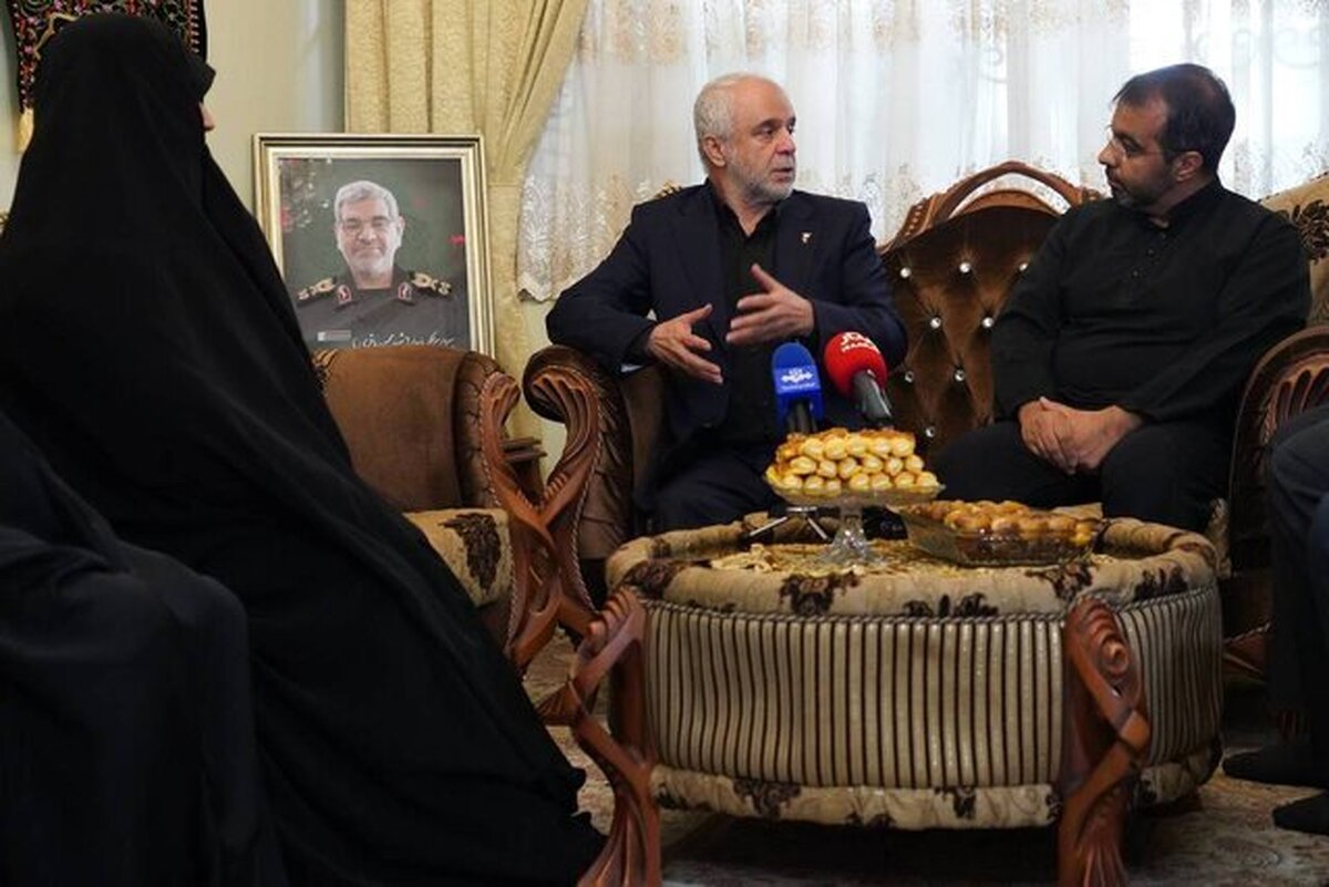 خون شهدای اخیر مسبب روشنگری برای نسل جدید می‌شود