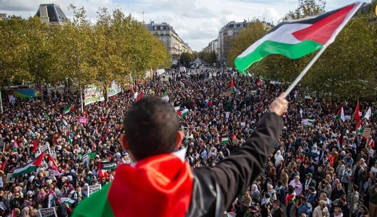 برایان اونو کنسرت خیریه برای مردم غزه در لندن برگزار می‌کند