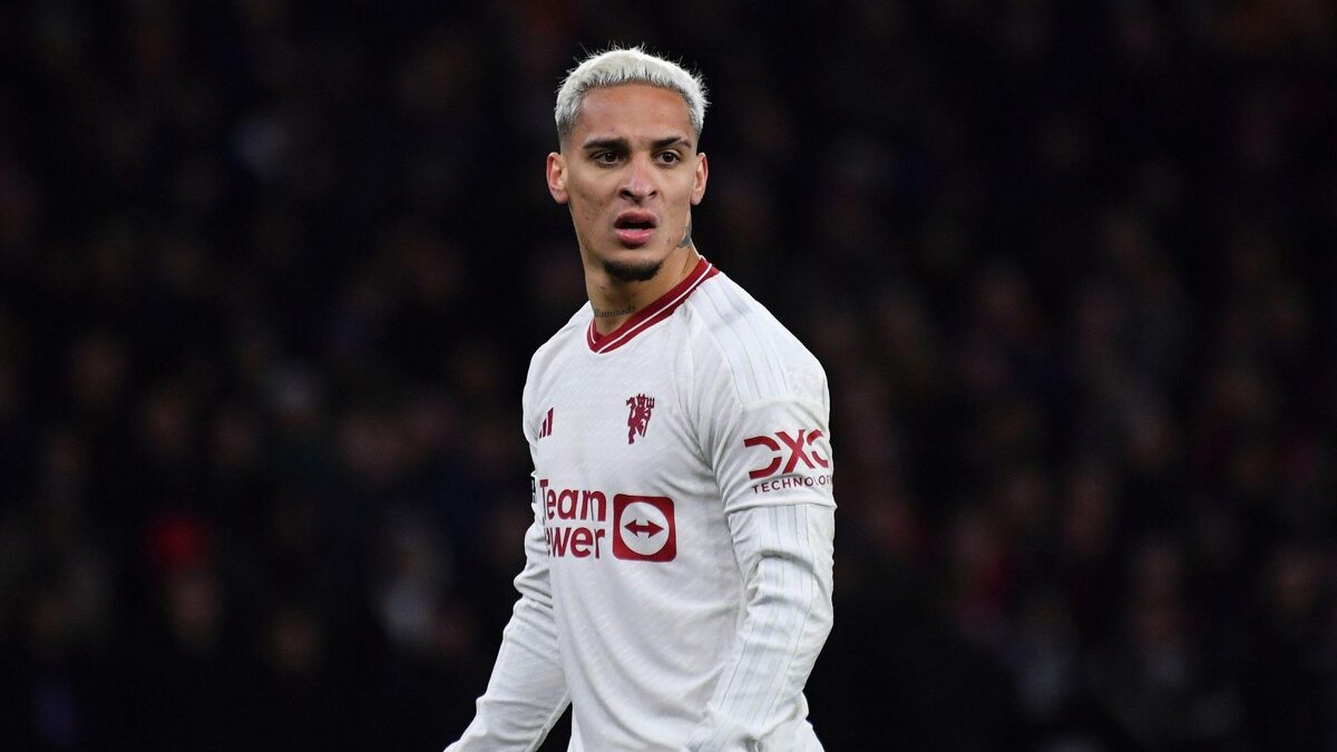 مخالفت مهاجم منچستریونایتد با حضور کنار کریستیانو رونالدو