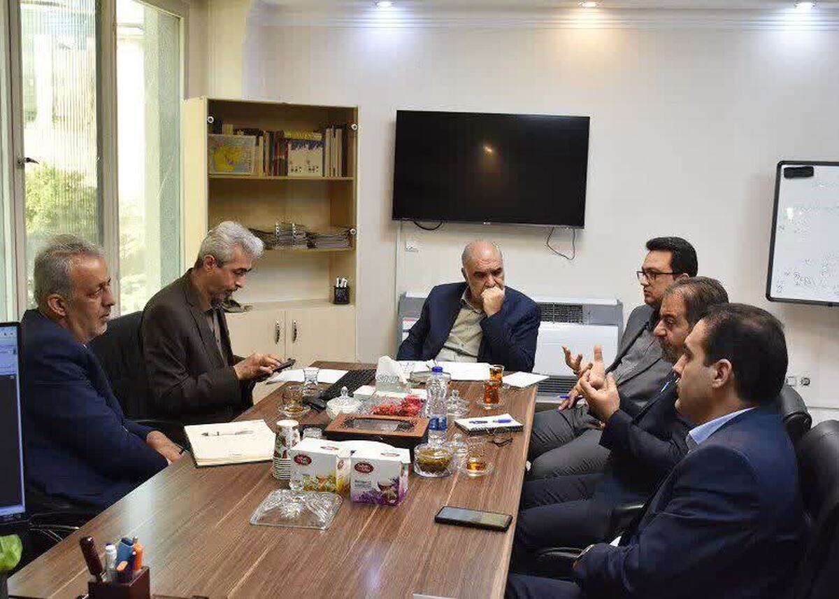 پیگیری اجرای بندر خشک خرم آباد