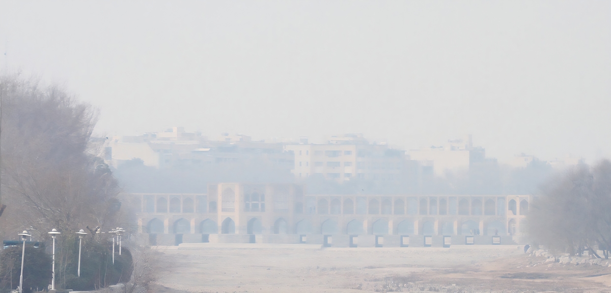 هشدار قرمز برای هوای اصفهان؛ ۳ ایستگاه در وضعیت ناسالم برای عموم قرار گرفتند