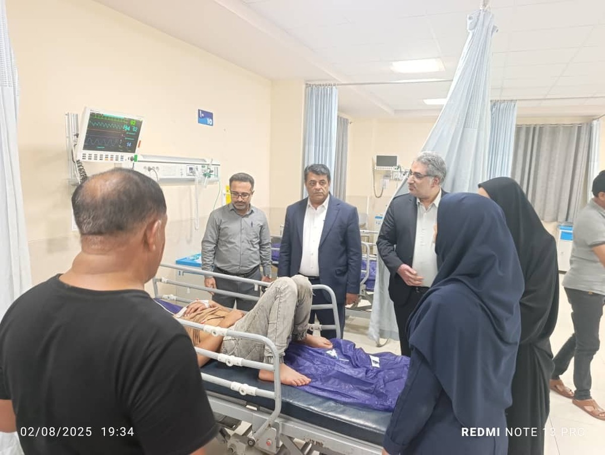 فرماندار ویژه میناب : رضایت بیماران و همراهان آنان باید همواره در اولویت باشد