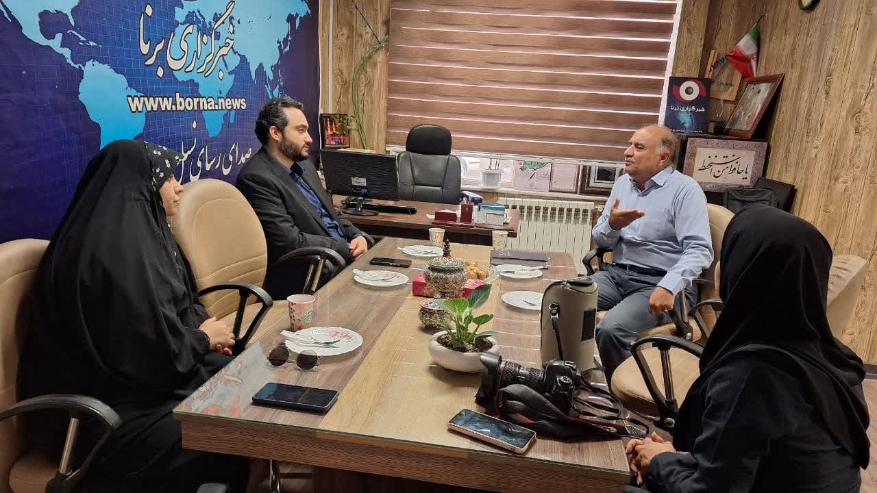 رئیس جهاد دانشگاهی قزوین با حضور در خبرگزاری برنا روز خبرنگار را تبریک گفت رئیس جهاد دانشگاهی قزوین با حضور در خبرگزاری برنا روز خبرنگار را تبریک گفت