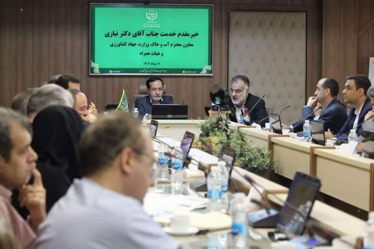 تقویت همکاری‌های آموزشی و ترویجی برای ارتقای بهره‌وری آب و خاک در کشاورزی