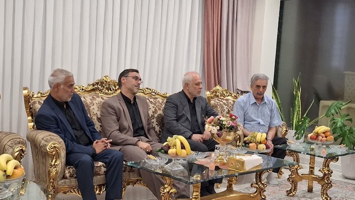  ۱۴۳ نفر از پیش کسوتان رشته های مختلف ورزشی در استان قزوین تجلیل شده اند