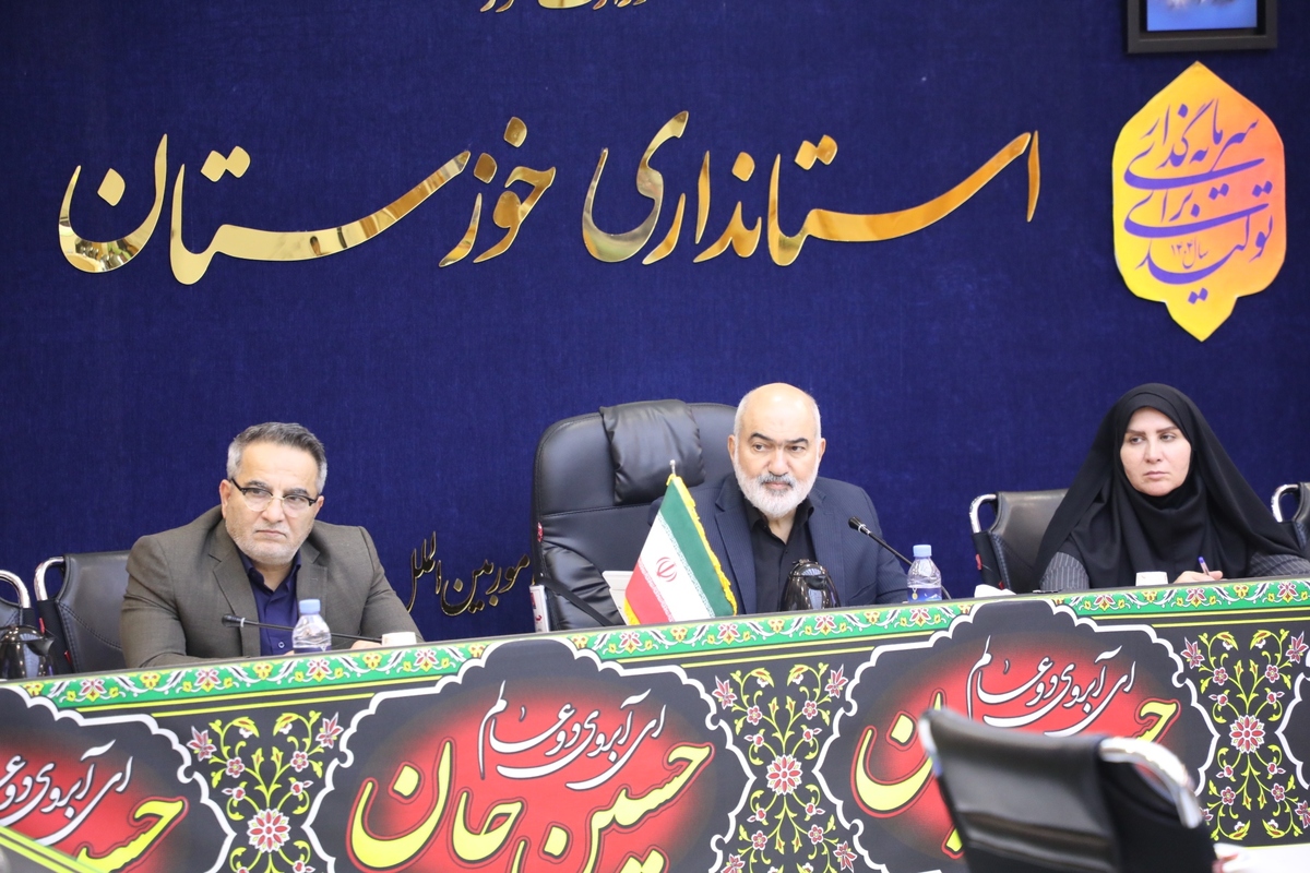 استاندار خوزستان در دیدار با دبیران احزاب اصلاح طلب و اصولگرا: شفافیت - همدلی و تقویت هویت خوزستانی لازمه توسعه متوازن استان است / دفاع از منافع استان و حقوق مردم اولویت راهبردی ماست