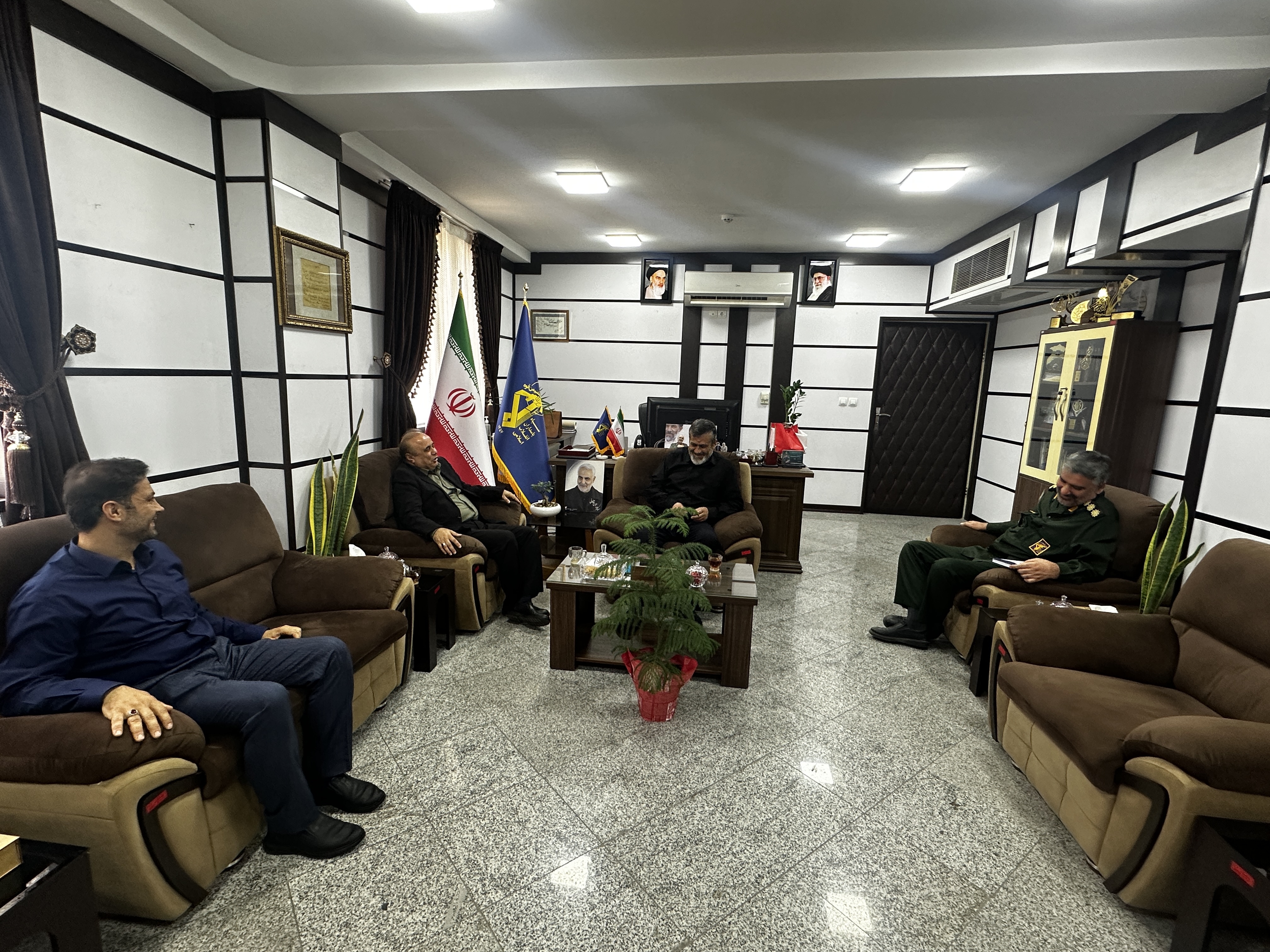 دیدار سرپرست شرکت شهرک های صنعتی استان با فرمانده سپاه قزوین دیدار سرپرست شرکت شهرک های صنعتی استان با فرمانده سپاه قزوین