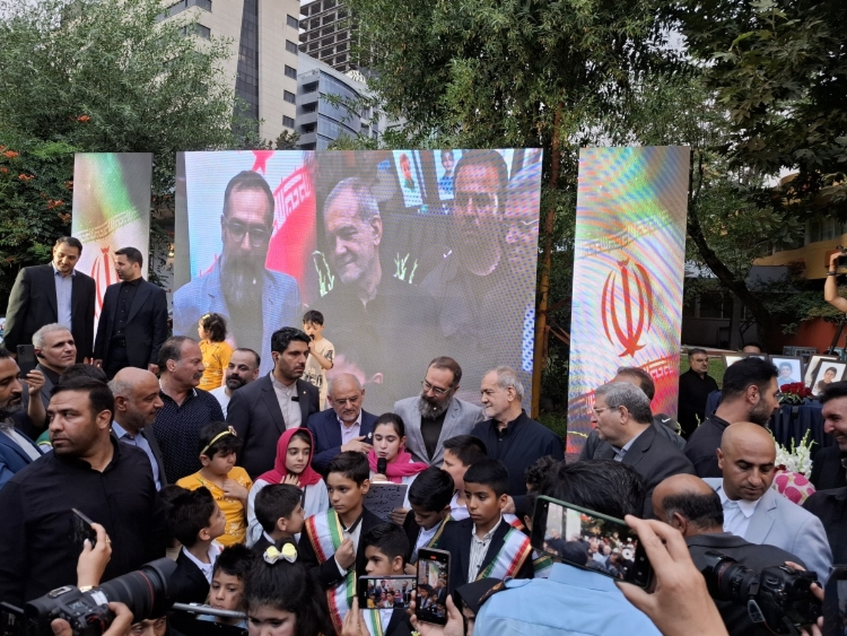 حضور پزشکیان در آیین گرامیداشت یاد شهدای خردسال تجاوز رژیم صهیونیستی