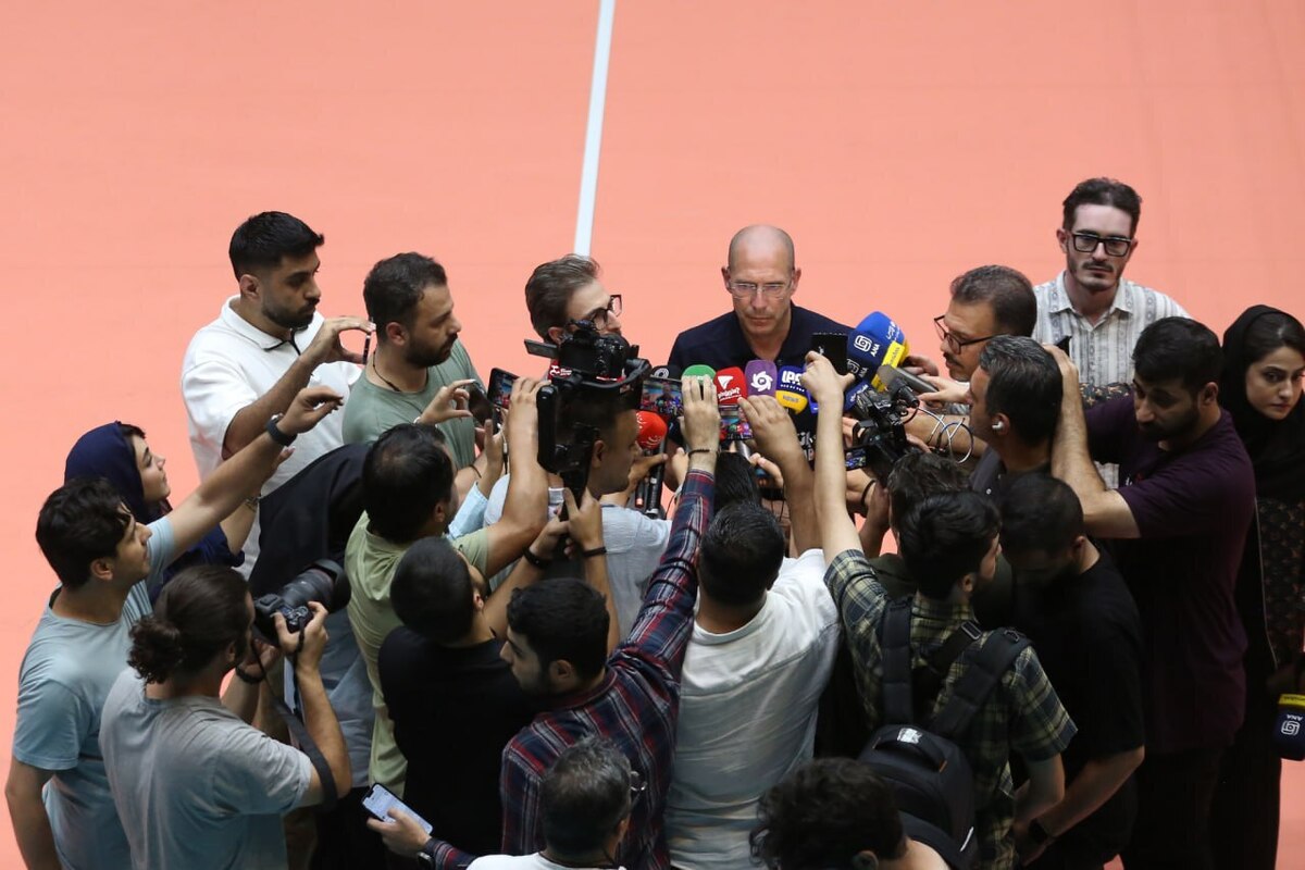 پیاتزا: خودم کاپیتان را عوض کردم/ کریمی نمی‌توانست تیم را رهبری کند‌