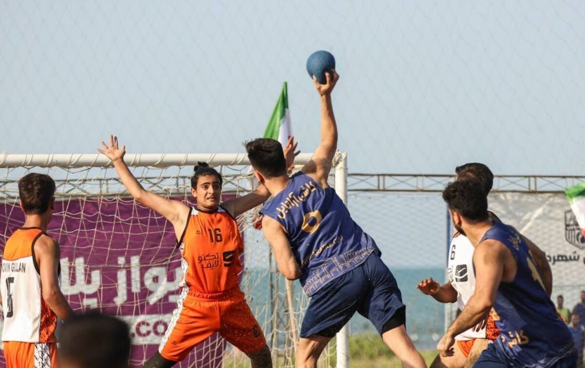 آراتایل اصفهان قهرمان لیگ برتر هندبال ساحلی شد