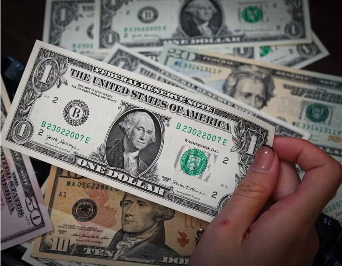 قیمت دلار و یورو در مرکز مبادله ایران؛ پنج‌شنبه ۱۶ مرداد