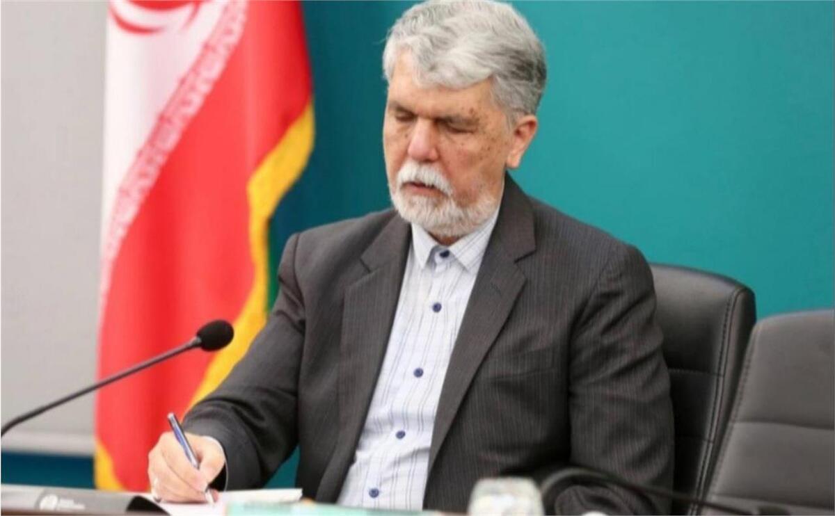 وزیر ارشاد: ۱۷ مرداد پاسداشت خبرنگارانی است که چراغ روشنگری و آگاهی‌بخشی را در جامعه روشن نگاه می‌دارند