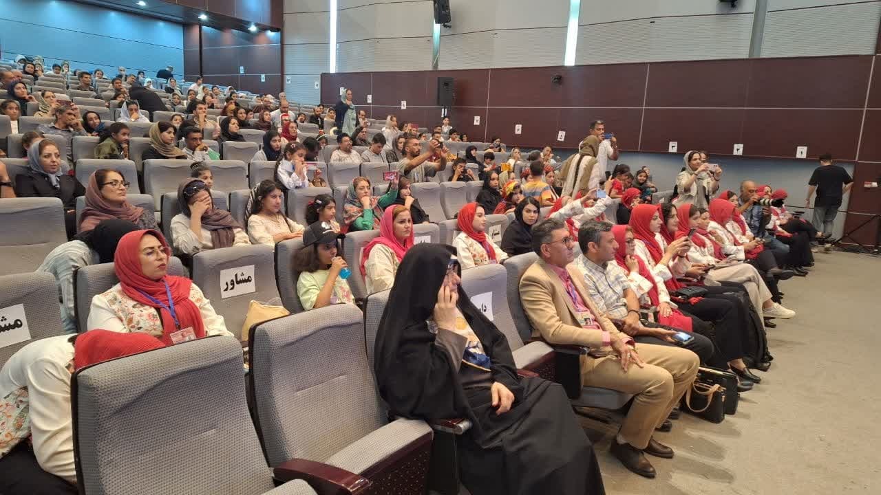 چهارمین جشنواره سیمرغ سخن در قزوین آغاز شد چهارمین جشنواره سیمرغ سخن در قزوین آغاز شد