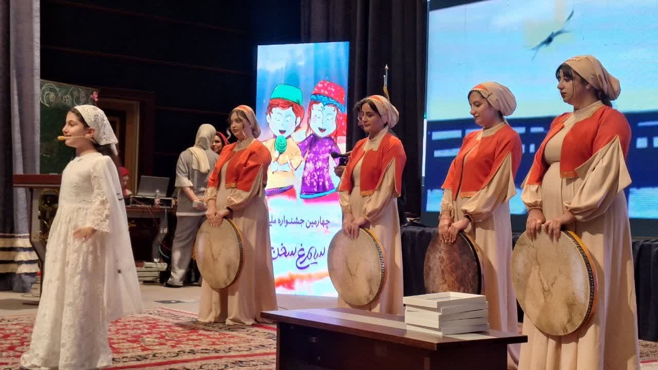 چهارمین جشنواره سیمرغ سخن در قزوین آغاز شد چهارمین جشنواره سیمرغ سخن در قزوین آغاز شد